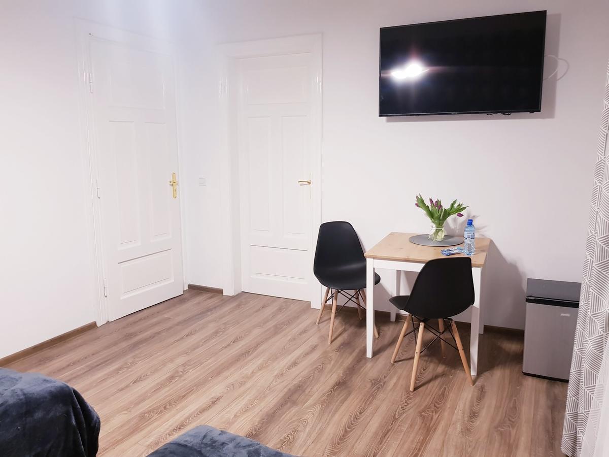 Guest Room RÓWNA Kielce Zewnętrze zdjęcie